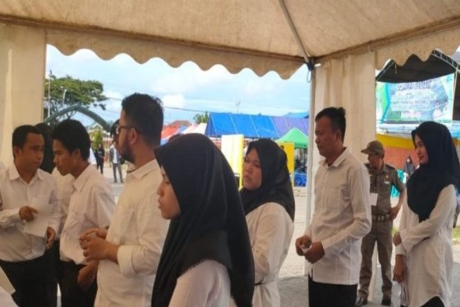 					Tak Ada Perlakuan Khusus, Putri Bupati Luwu Ikut Tes CPNS