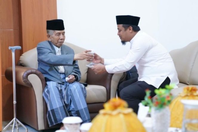 					Program “Andalan Mengaji” Undang AGH Sanusi Baco di Rujab Wagub Sulsel