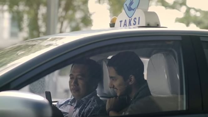 					Gojek membeli 4,33% saham perusahaan taksi Blue Bird. Foto: screenshot YouTube