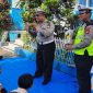 Satuan Lalu lintas (Sat lantas ) Polres Gowa saat melakukan sosialisasi di salah satu sekolah di Gowa. (Foto: BERITA.NEWS/Putri).
