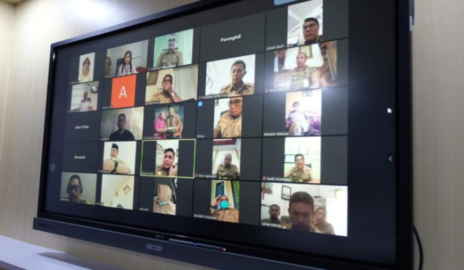 					Bupati Gowa dan Jajaran Rapat Via Telekonferensi