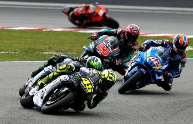 					Pebalap tim Monster Energy Yamaha MotoGP Valentino Rossi di Grand Prix Malaysia, Sirkuit Sepang, Malaysia (3/11/2019). Reuters/Lai Seng Sin