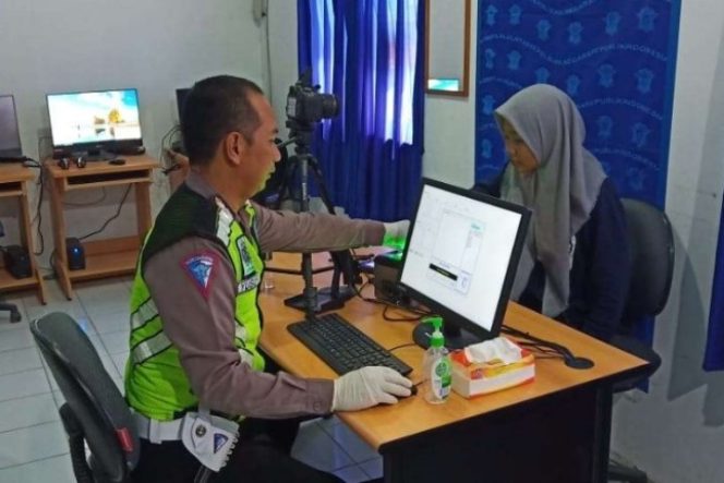 					Sediakan Antiseptic di Ruang Pelayanan, Satlantas Polres Barru Antisipasi Wabah Corona