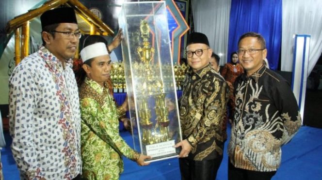 					Musabaqah Tilawatil Quran (MTQ) ke XXVIII tingkat Kabupaten Mamuju yang dihelat selama enam hari, 18-24 Februari 2020 di Kecamatan Tapalang sukses mengantarkan Kecamatan Papalang sebagai Juara Umum.