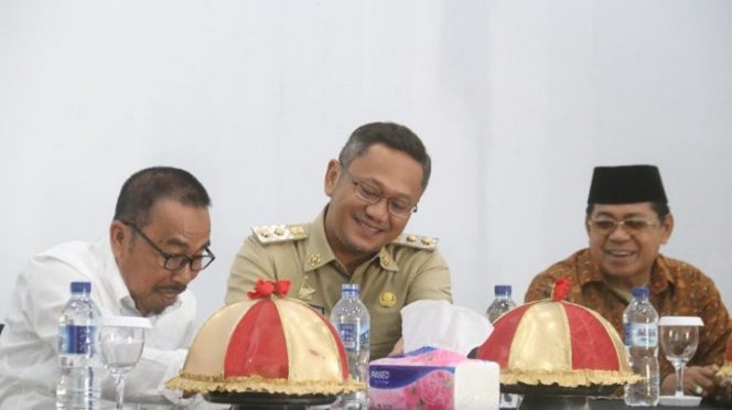 					Persatuan Wredatama Republik Indonesia (PWRI) Kabupaten Mamuju yang merupakan organisasi sosial berlatar belakang pensiunan melaksanakan Musyawarah Daerah Kabupaten yang digelar di Hotel Meganita Mamuju, Senin (10/2/2020)