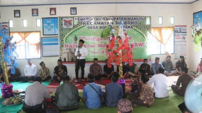 					Menghadiri acara Maulid Nabi Besar Muhammad SAW yang digelar masyarakat Desa Botteng Utara pada Minggu (9/2/2020), Wakil Bupati Mamuju, H Irwan SP Pababari merasa bangga atas pelaksanaan acara tersebut.