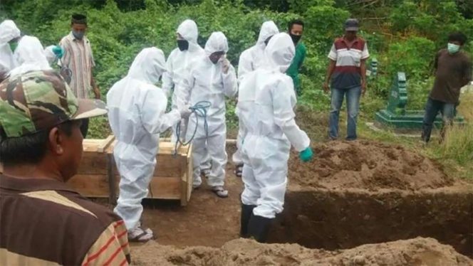 					Pemakaman PDP Corona di Kabupaten Gowa. (Int)