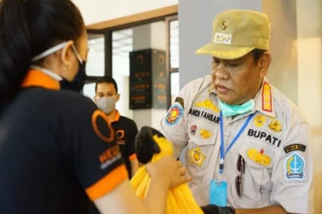 					Dampak Covid-19, Pemkab Bone Beri Bantuan ke Karyawan Hotel Helios