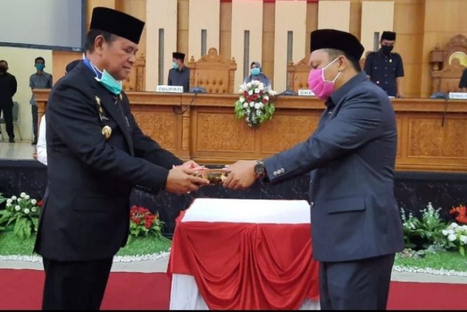 					Bupati Luwu Serahkan LKPJ Tahun 2019 ke Ketua DPRD