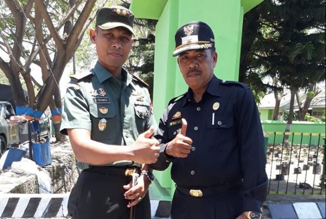 					Dandim 1411 Bulukumba Letkol Arm Joko Triyanto S. Pd (kiri).