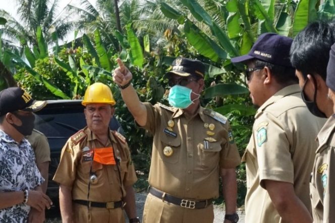 					Abrasi Jalan di Desa Padang Kamburi, Bupati Luwu Langsung Gerak Cepat