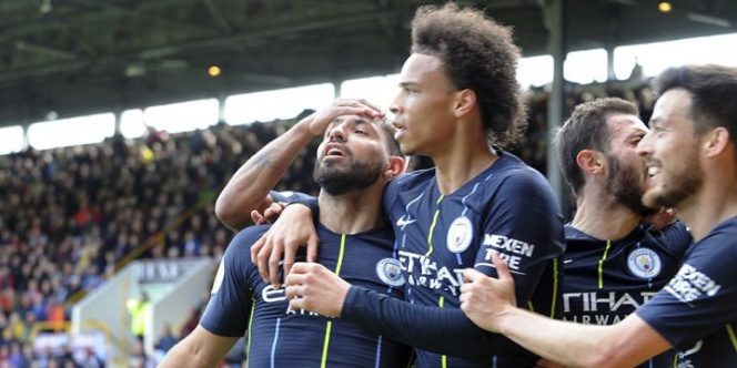					Sergio Aguero dan Leroy Sane (AP Photo)