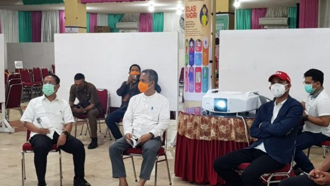 					Penjabat Walikota Makassar, Prof Yusran Yusuf memimpin rapat bersama jajaran Forkopimda Kota Makassar di Posko Induk Covid 19 Jl. Nikel Raya, Rabu (13/5/2020).