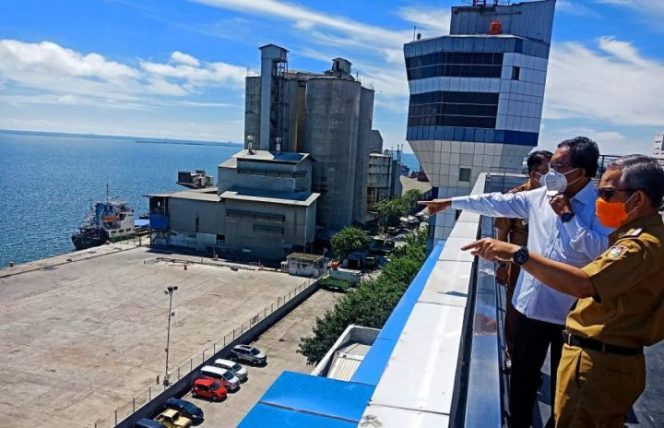 					Atasi Macet di Pelabuhan, Pemkot Makassar dan Pelindo Bangun Parkir Truk