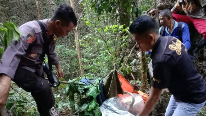 					Kerangka manusia ditemukan warga di sekitar Gunung Borong Natua, Taman Nasional Bantimurung, Sulsel. (Foto: Istimewa)