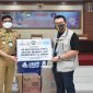 Penyerahan bantuan perlengkapan cuci tangan kepada Pemerintah Kabupaten (Pemkab) Gowa yang diterima langsung Bupati Gowa, Adnan Purichta Ichsan. (Foto: ist).