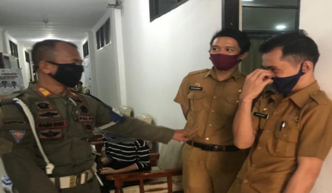 					Wajib Masker, Satpol PP Gowa Sidak ASN