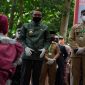 Kunjungan Gubernur Sulsel, Nurdin Abdullah di Kampung Rewako sekaligus melakukan peresmian. (Foto: berita.news/Putri).