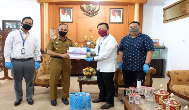 					Bank Muamalat KCP Gowa Serahkan Bantuan Paket Sembako