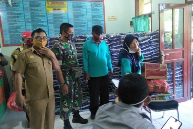 					Kelurahan Jongaya Salurkan 650 Paket Sembako Gelombang Ketiga