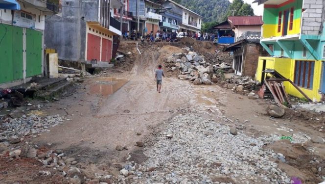 					Foto: Longsor di Palopo (DOK. Istimewa)