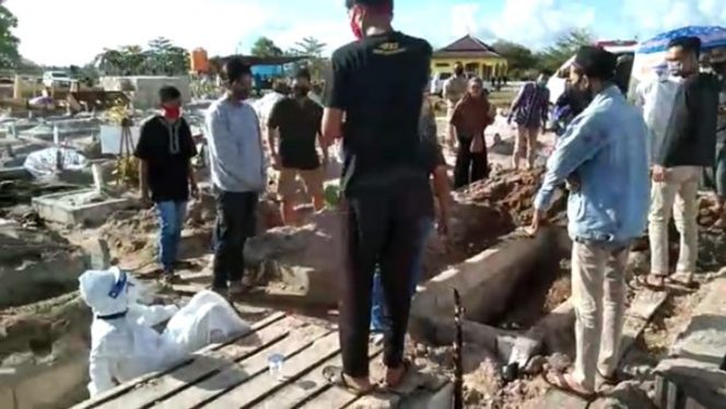 					Petugas Covid19 dianiaya saat hendak memakamkan jenazah terduga pasien