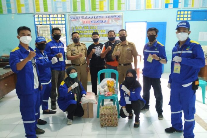 Pendistribusian paket sembako oleh Pemkab Gowa melalui Dinas Sosial Kabupaten Gowa. (foto: berita.news/Putri)