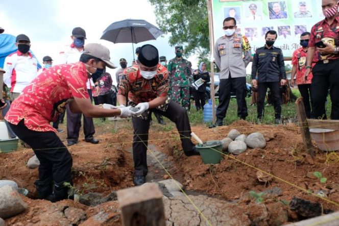 					Wabup Gowa Lakukan Peletakan Batu Pertama Pembangunan Kantor Polsek dan Koramil Pattallassang