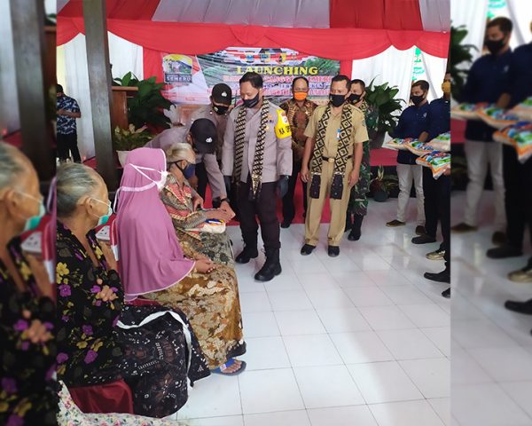 foto Kapolres Tulungagung pada saat lounching kampung Tangguhngguh Semeru Desa Bangoan Kecamatan Kedungwaru, Tulungagung