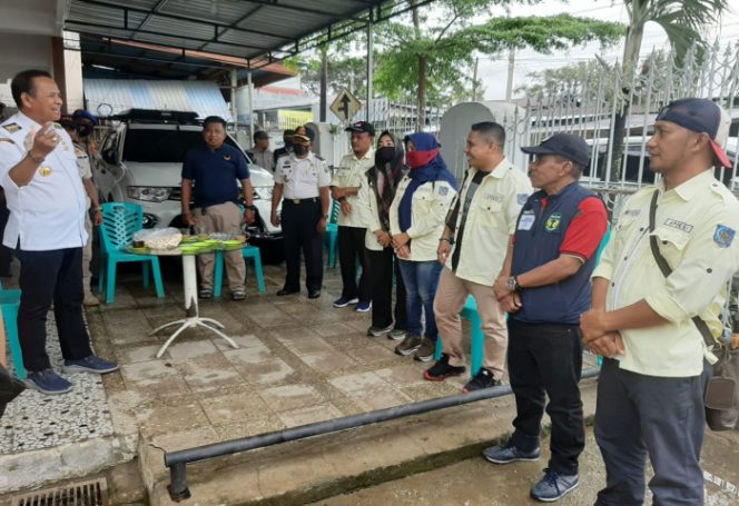 					Bupati Luwu Basmin Mattayang (sebelah kiri). (BERITA.NEWS/Asri). 