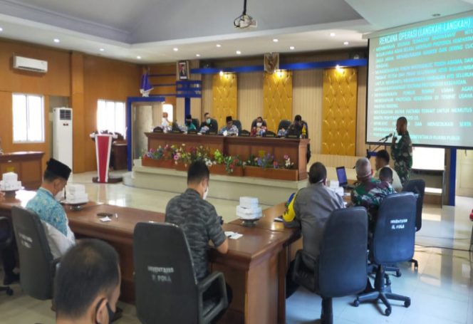 					rapat persiapan pelaksanaan operasi di Ruang Pola Kantor Bupati Bulukumba, Jumat (24/.07/2020).