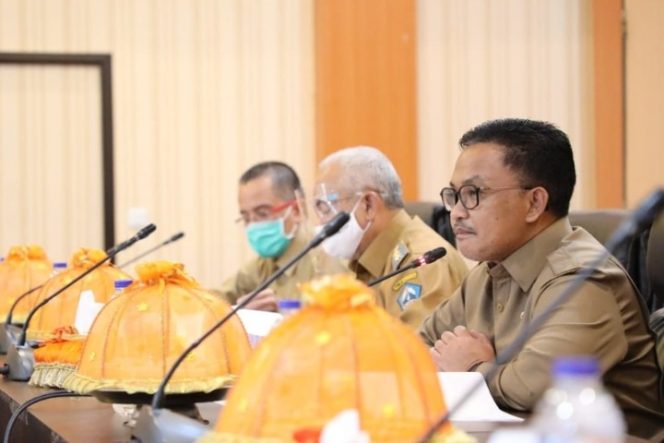 					Bupati Bantaeng Pimpin Rapat Jelang Hari Raya Idul Adha 1441 