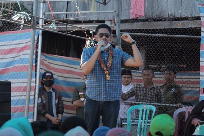 					Anggota DPRD Provinsi Sulsel Andi Anwar saat menyampaikan orasi politiknya di Kecamatan Kindang.
