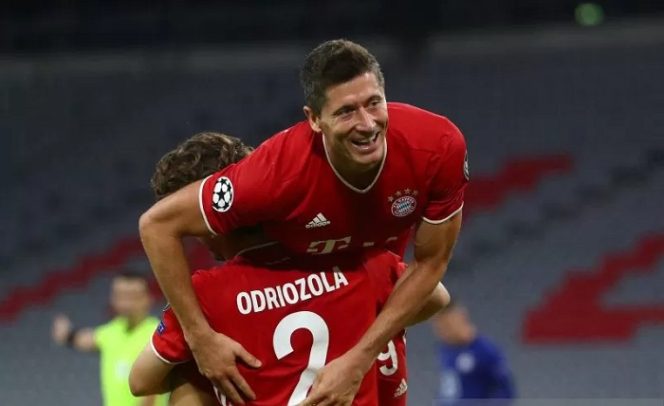 					Pemain Bayern Muenchen Robert Lewandowski merayakan gol ketika timnya menang 4-1 atas Chelsea pada leg kedua 16 besar Liga Champions di Allianz Arena, Muenchen, Jerman, pada 8 Agustus 2020. ANTARA/REUTERS/MICHAEL DALDER/pri.