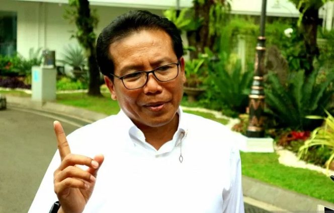 					Juru Bicara Presiden, Fadjroel Rachman, ditemui di halaman Istana Negara, Jakarta pada Senin (2/12/2019). (Bayu Prasetyo)