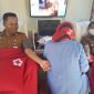Camat Pallangga, Taufik M Akib saat melakukan donor darah di Puskesmas Pallangga. (Foto: berita.news/ist).