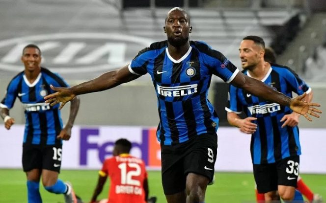 					Penyerang Inter Milan Romelu Lukaku merayakan gol yang dibukukannya dalam pertandingan perempat final Liga Europa melawan Bayer Leverkusen yang dimainkan di Duesseldorf Arena, Duesseldorf, Jerman, Senin (10/8/2020). (ANTARA/AFP/MARTIN MEISSNER)
