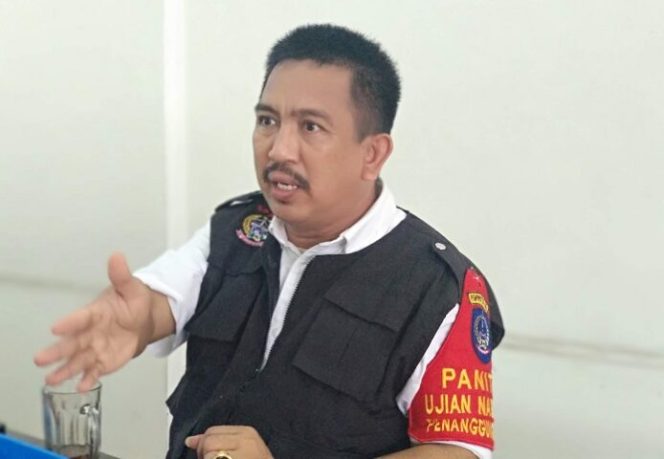 					Plt Kadisdik Sulsel Basri.