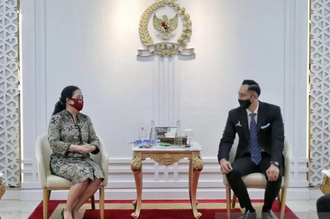 					Ketua Umum DPP Partai Demokrat Agus Harimurti Yudhoyono (AHY) menemui Ketua DPR RI sekaligus Ketua DPP PDI Perjuangan Puan Maharani di Kompleks Parlemen RI, Senayan, Jakarta, Kamis (6/8/2020). (ANTARA/ HO-Humas Demokrat)