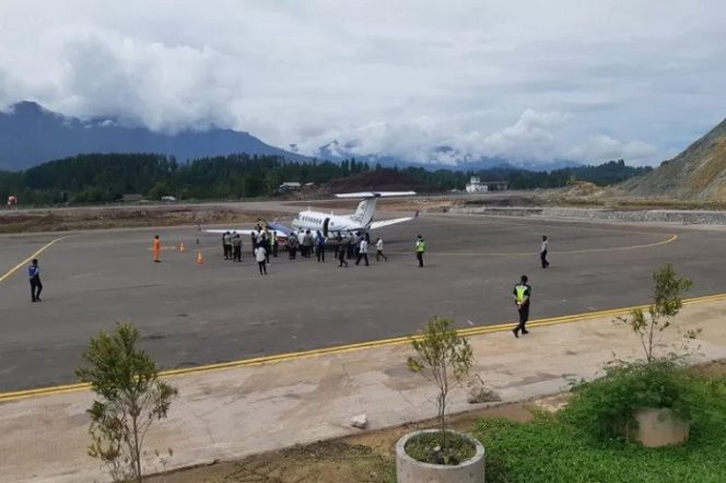 					Pesawat Kalibrasi Hawker 900 XP sukses melakukan pendaratan perdana di Bandara Buntu Kunik Toraja, pada Rabu (12/8/2020), pukul 10.30 Wita.ANTARA/HO