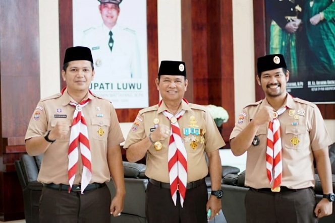 					Bupati Luwu Dianugerahi Tanda Penghargaan Lencana Darma Bakti