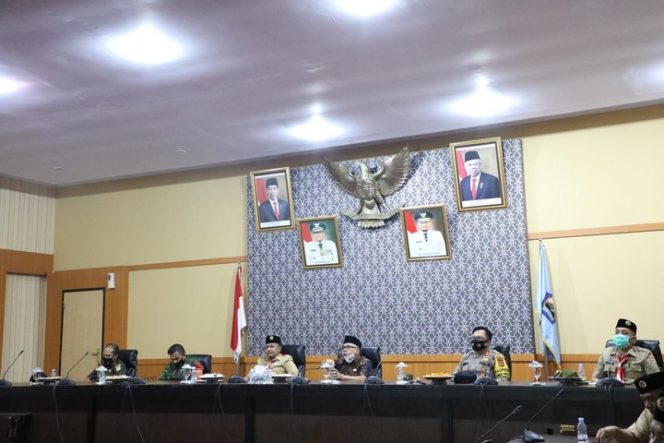 					Seluruh agenda dilaksanakan di Ruang Pola Kantor Bupati Bantaeng.