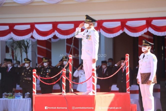 					Bupati Bantaeng, H. Ilham Azikin selaku Inspektur Upacara pada kesempatan itu membacakan sambutan seragam Gubernur Sulawesi Selatan, H.M. Nurdin Abdullah. Bupati mengingatkan untuk terus semangat berperang melawan musuh yang tak terlihat, yakni Covid-19.