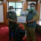 PMI Gowa serahkan 17.355 Masker. (Foto: berita.news/ist).