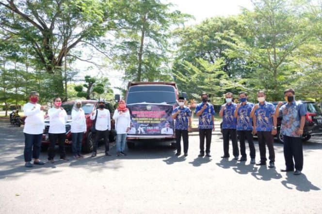 					Peduli Lutra, Pemkab Gowa Lepas Empat Truk Bantuan
