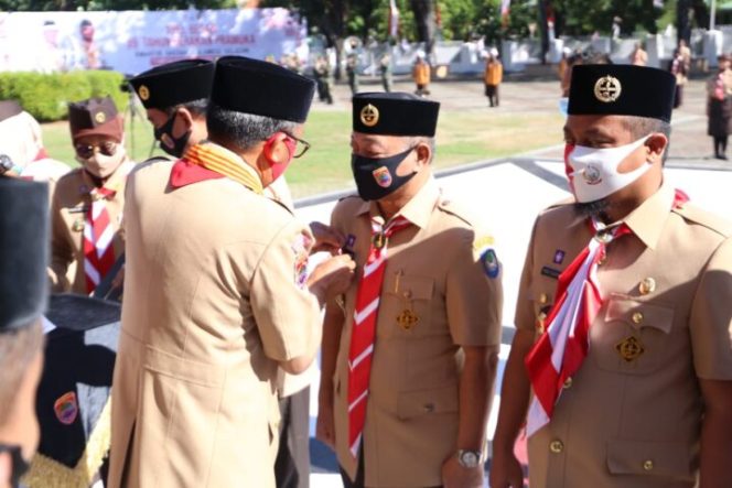 					Wabup Gowa Terima Tanda Penghargaan Gerakan Pramuka Lencana Panca Warsa III