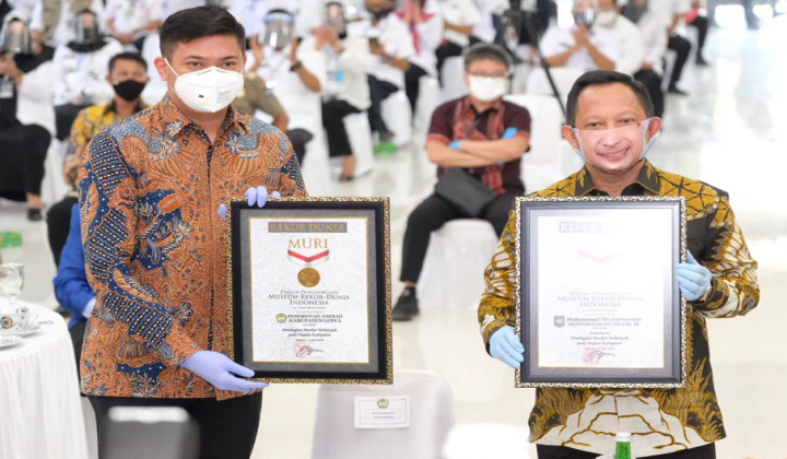 Menteri Dalam Negeri, Tito Karnavian saat hadir dalam launching Gerakan Sejuta Masker Pemkab Gowa. (Foto: berita.news/ist)