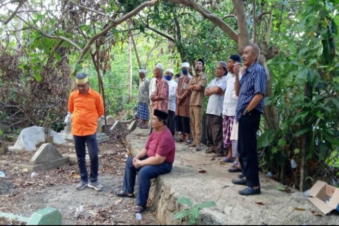 					Lutfi Hanafi Ikut Antarkan Jenazah Warga Kampung Borong ke Pemakaman