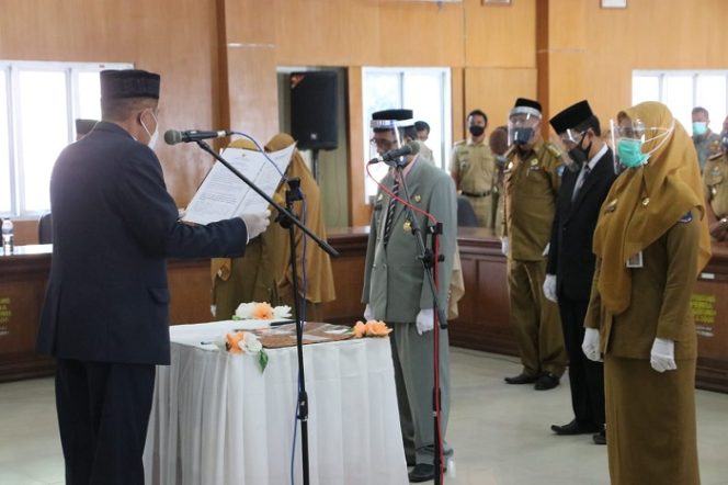 					Bupati Bulukumba Lantik 17 Pejabat Fungsional Tertentu, Kepala BKPSDM: Tidak Perlu Izin Kemendagri