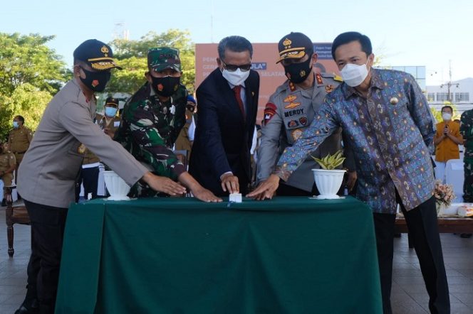 					Gubernur Sulsel saat pencanangan Gerakan Trisula Cegah Covid-19.